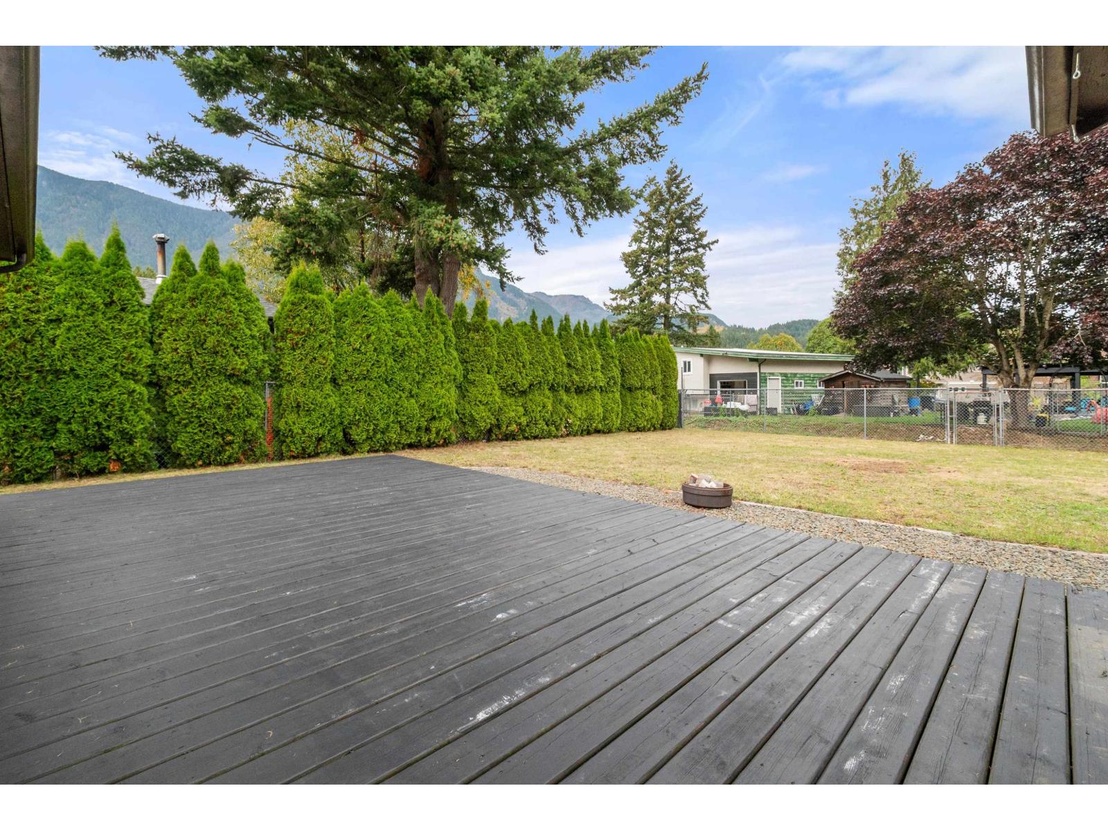 561 THACKER AVENUE|Hope