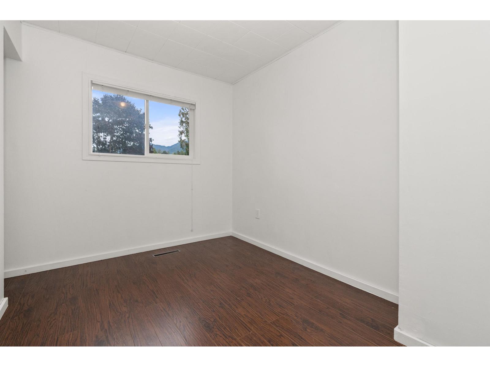 561 THACKER AVENUE|Hope