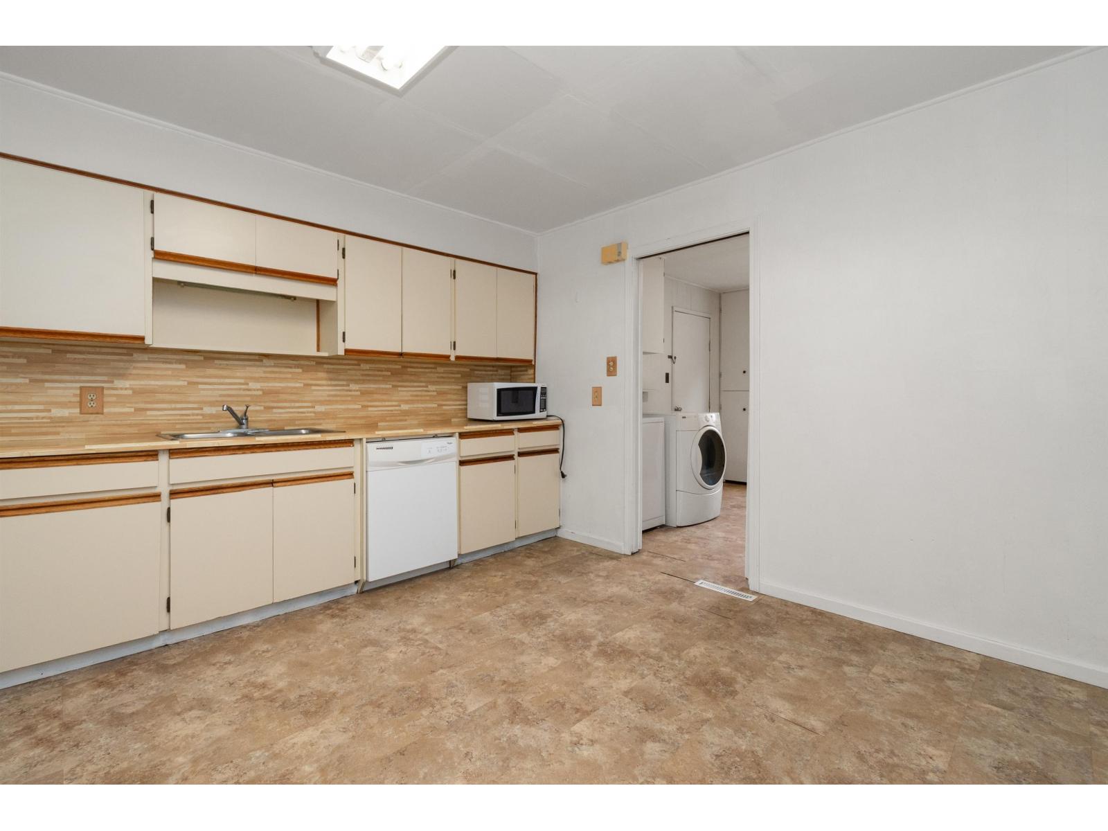 561 THACKER AVENUE|Hope