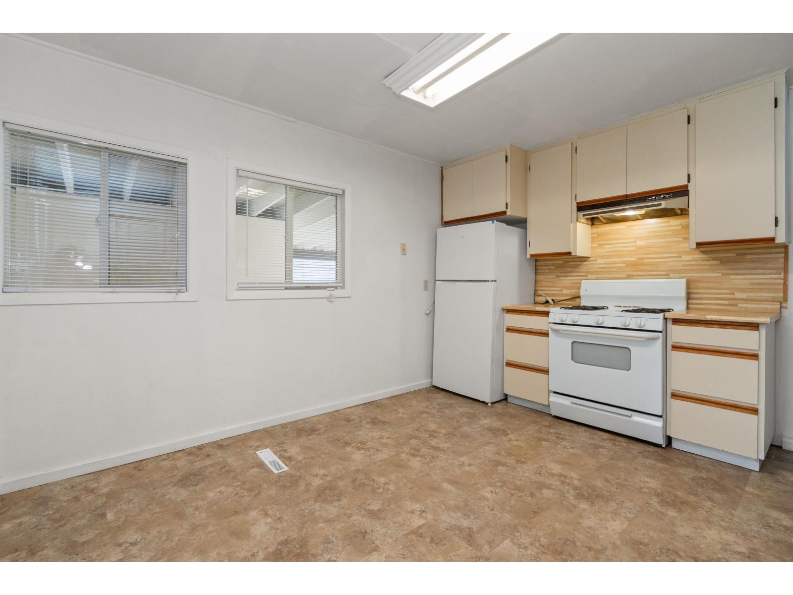 561 THACKER AVENUE|Hope