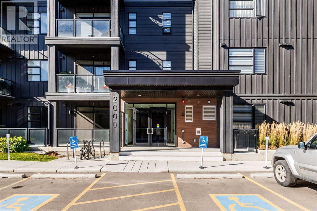 2205, 55 Lucas Way NW
