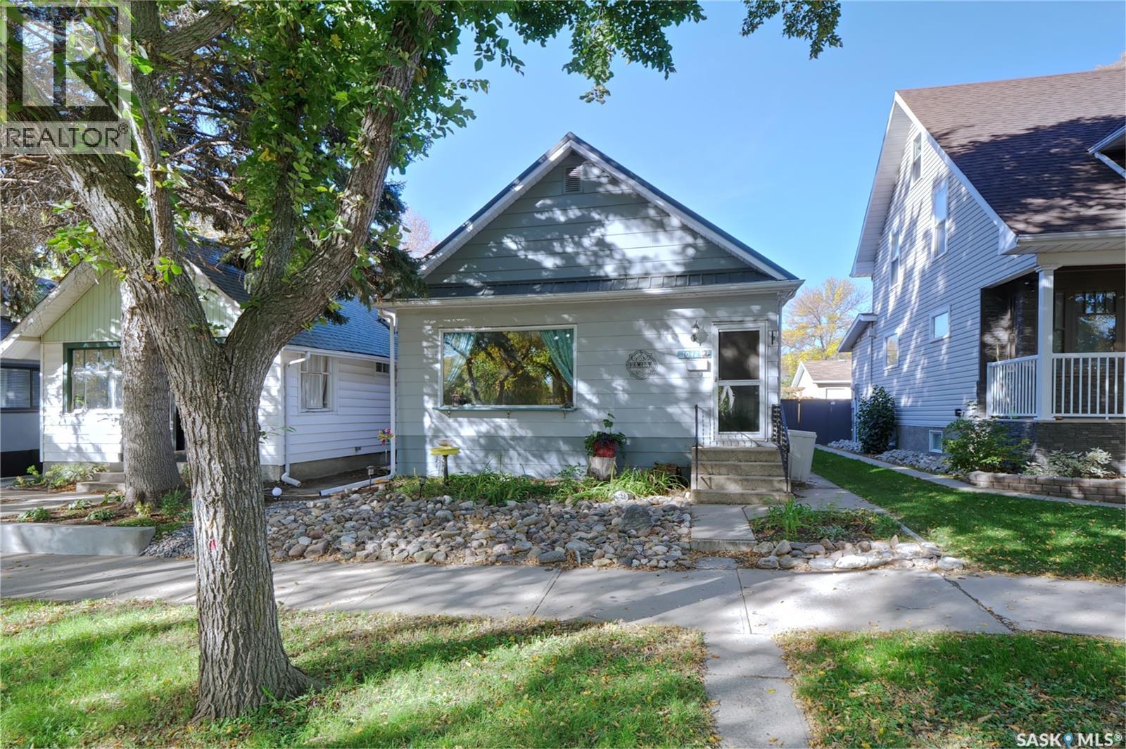 1042 Algoma Avenue, Moose Jaw, Saskatchewan  S6H 3Z5 - Photo 37 - SK050441