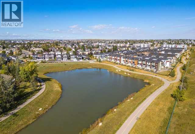 122 Harvest Grove  NE