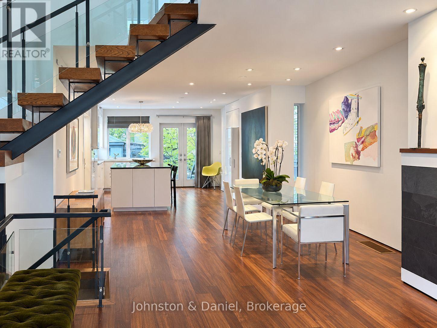 44 STANDISH AVENUE Toronto (Rosedale-Moore Park) Ontario Canada M4W3B1 4