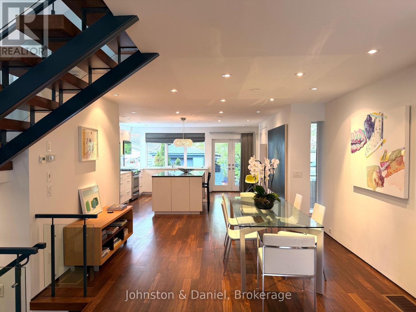 44 STANDISH AVENUE Toronto (Rosedale-Moore Park) Ontario Canada M4W3B1 5