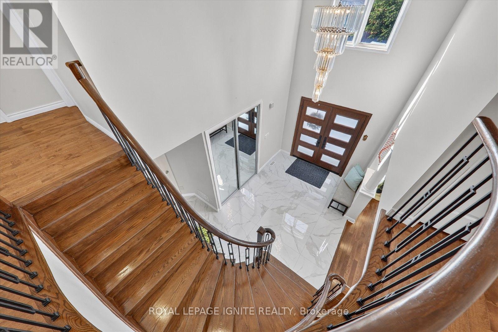 2015 Valewood Court, Oshawa, Ontario  L1G 7X9 - Photo 25 - E13874078