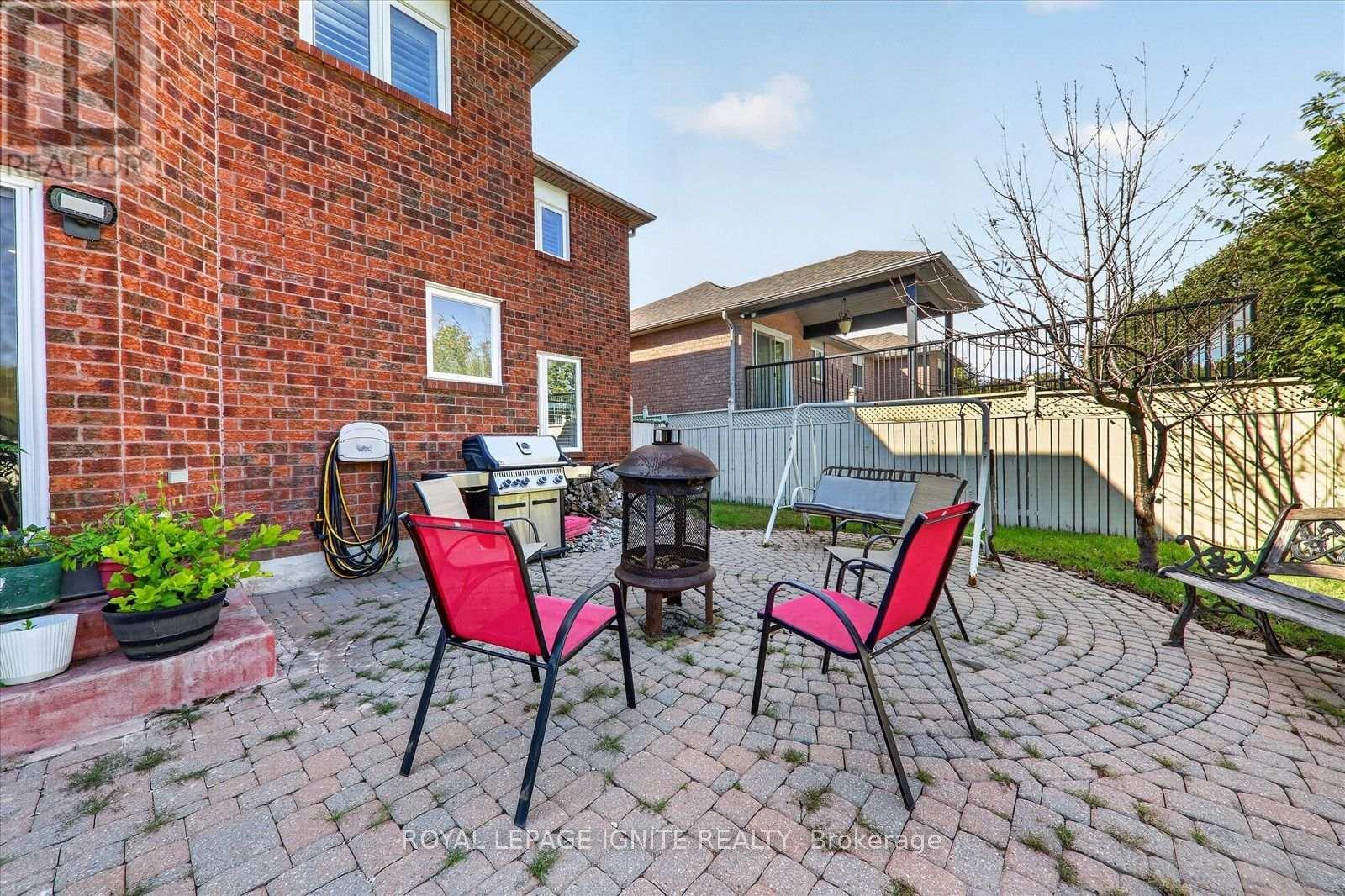2015 Valewood Court, Oshawa, Ontario  L1G 7X9 - Photo 49 - E13874078