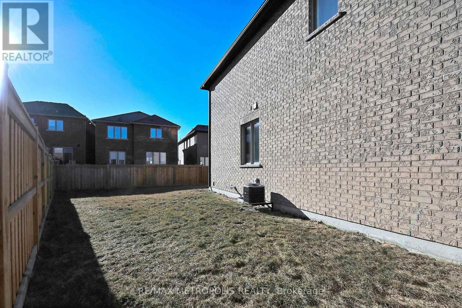 61 Seedling Crescent, Whitchurch-Stouffville, Ontario L4A 4V5 - Photo 10 - N13874076