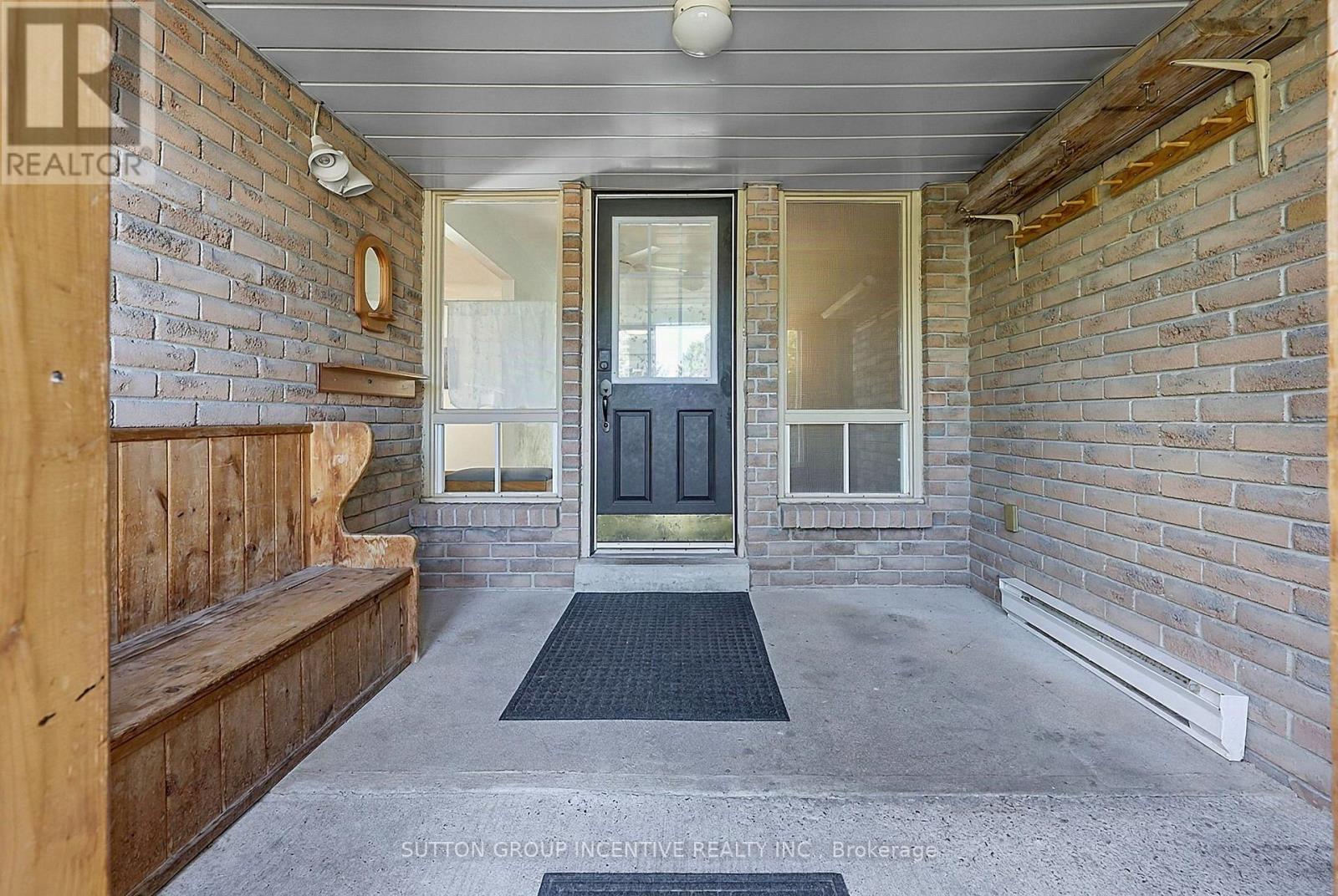 38 Trillium Crescent, Barrie, Ontario  L4N 5K3 - Photo 4 - S13874108