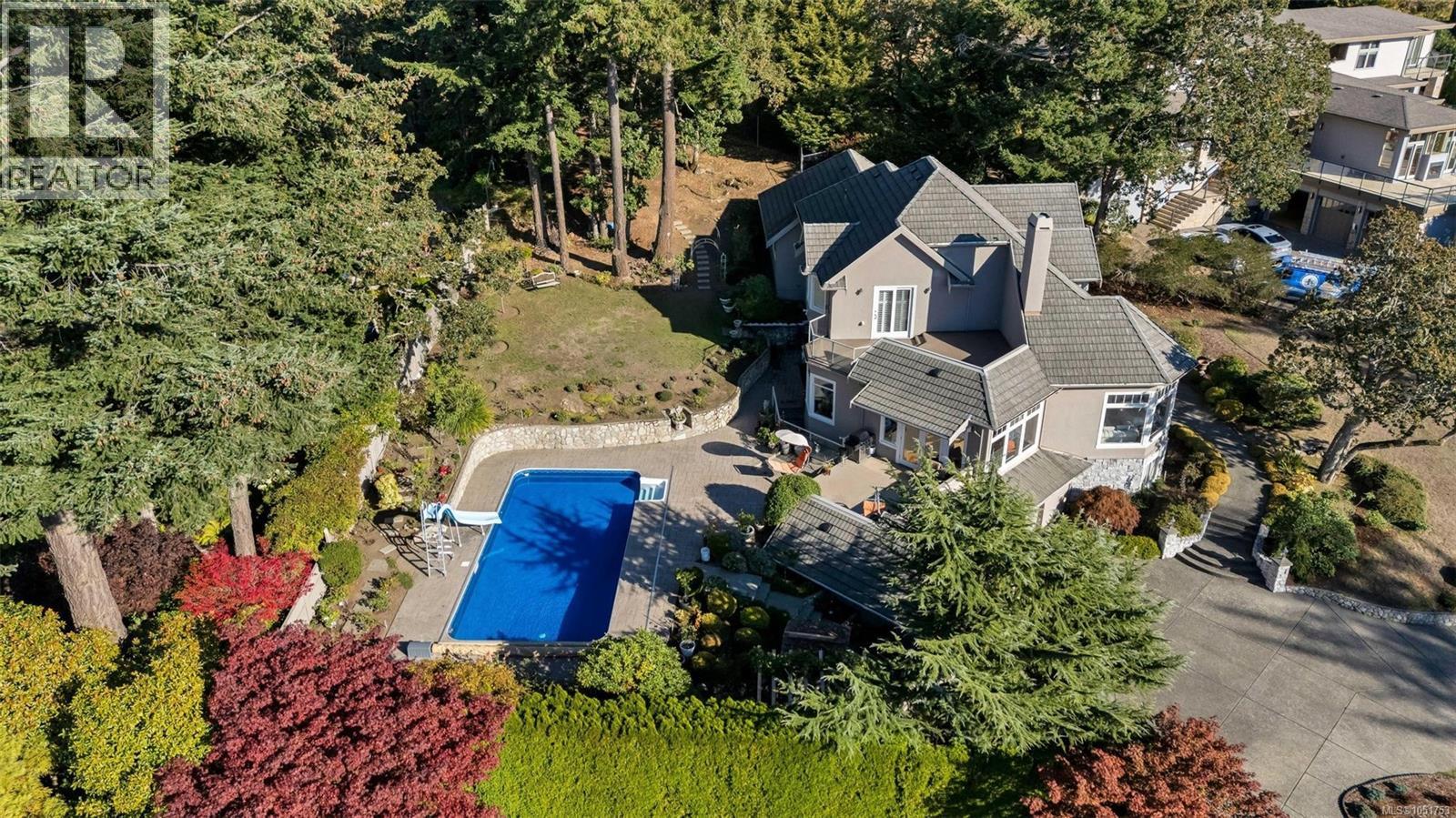906 Cobblestone Lane