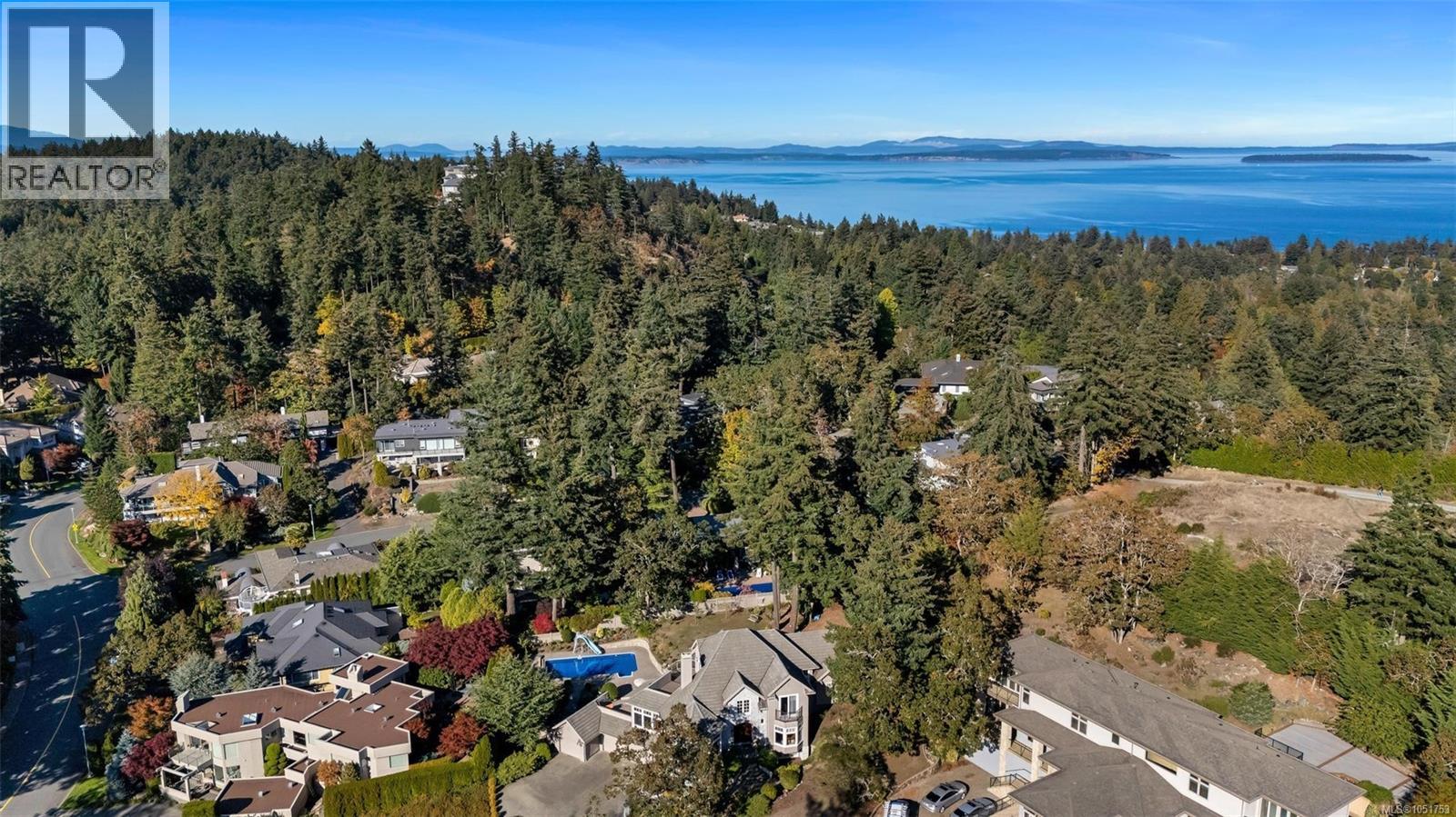 906 Cobblestone Lane