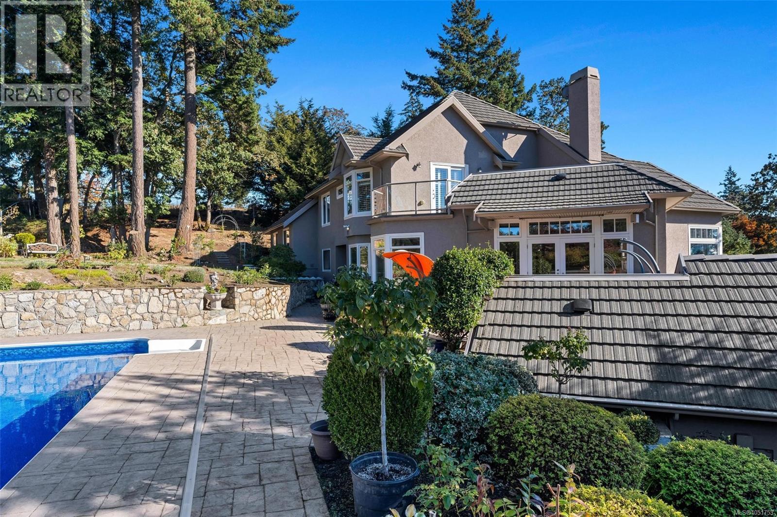 906 Cobblestone Lane