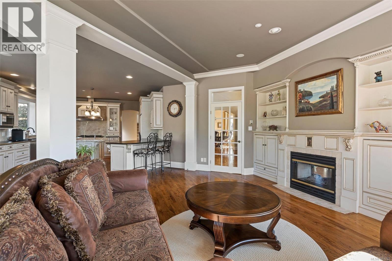 906 Cobblestone Lane