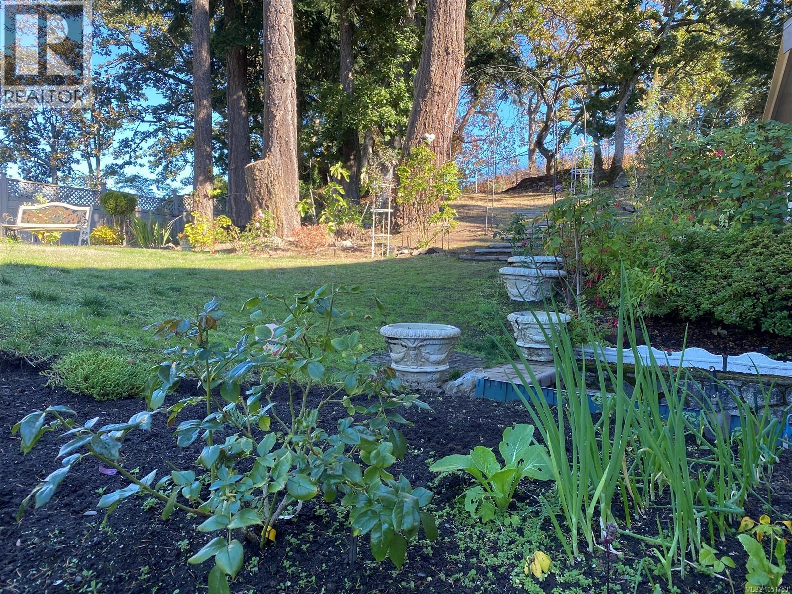 906 Cobblestone Lane