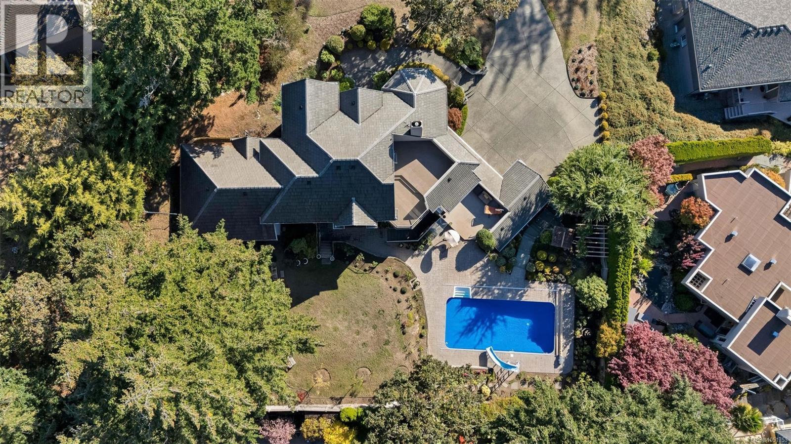 906 Cobblestone Lane