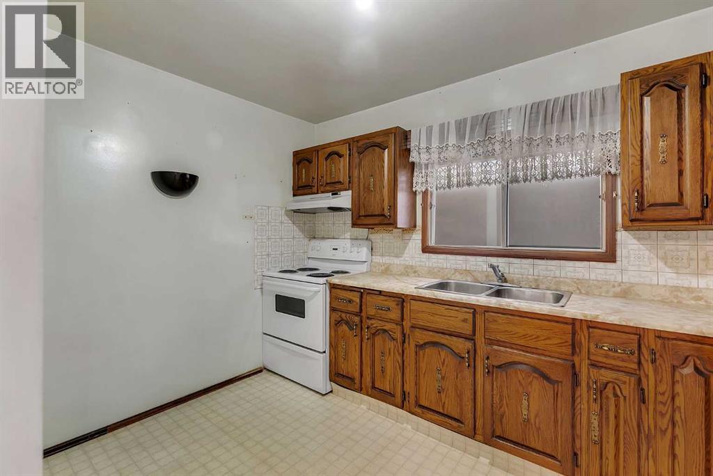 4407 Bowness Road NW, Calgary, Alberta  T3B 0A7 - Photo 17 - A2349487