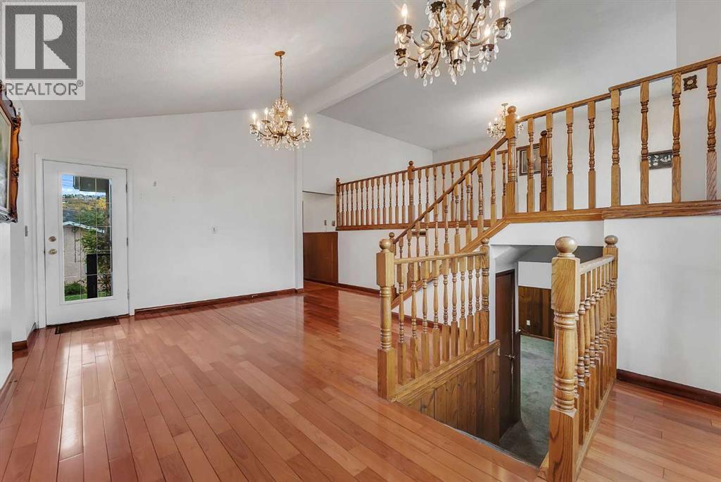 4407 Bowness Road NW, Calgary, Alberta  T3B 0A7 - Photo 12 - A2349487