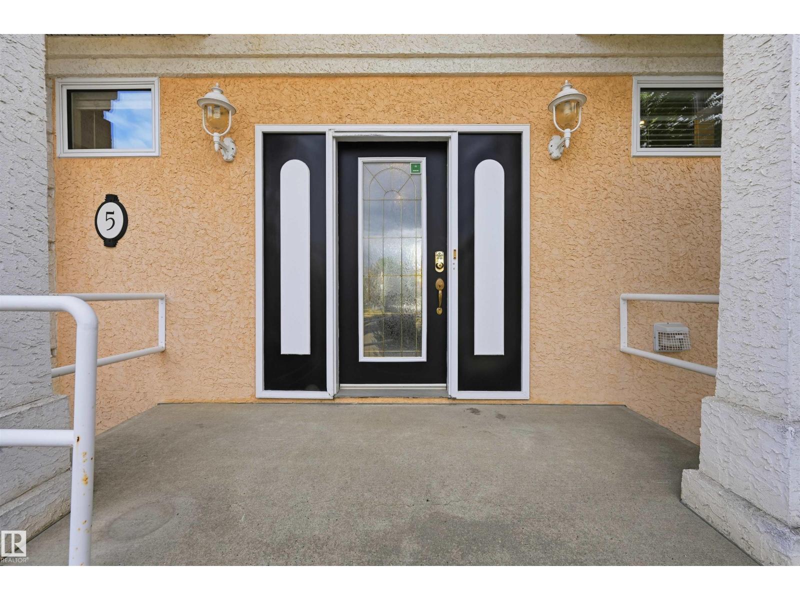 #5 11809 9B AV NW