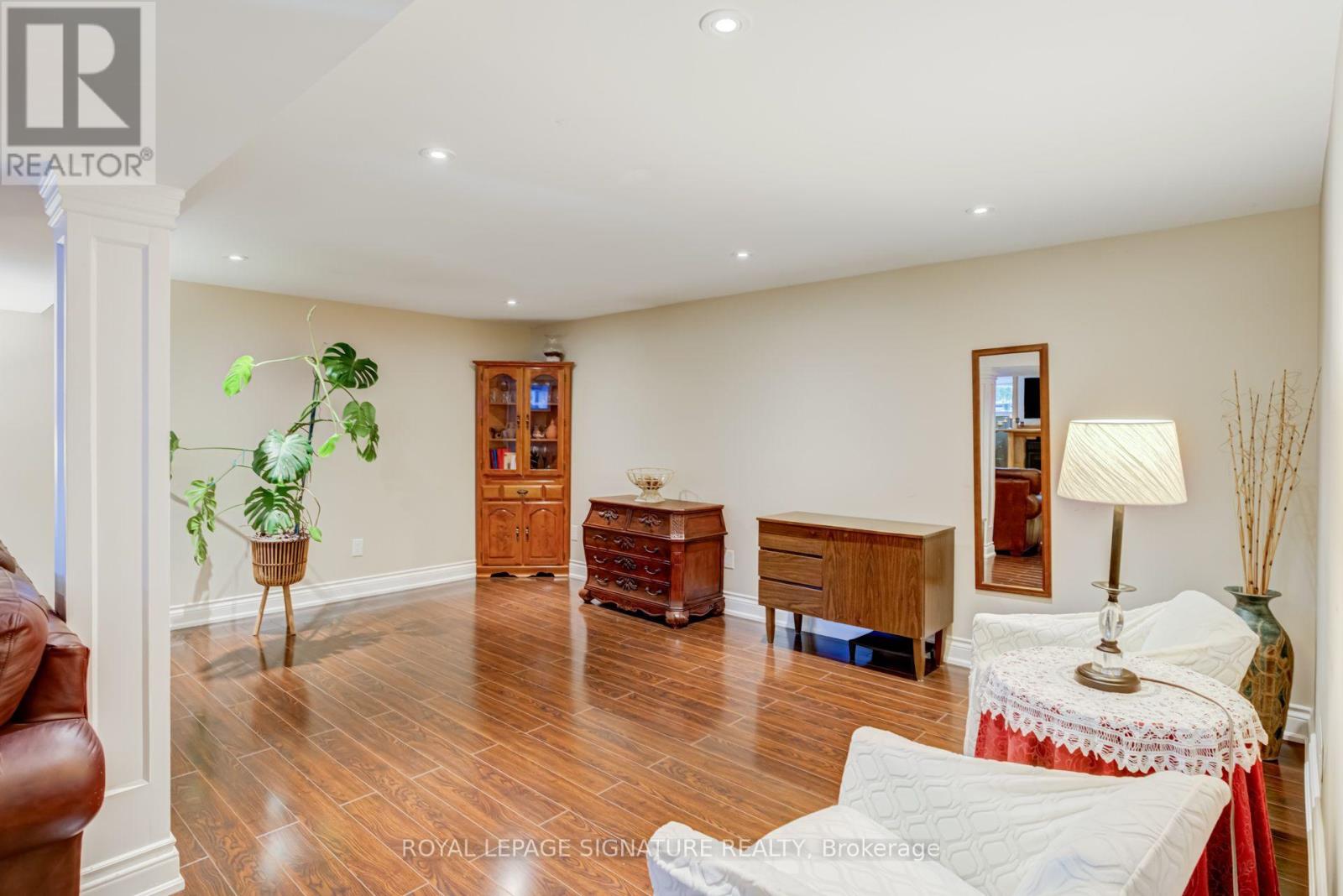 2544 Sharon Crescent, Mississauga, Ontario  L5C 1Y8 - Photo 17 - W13874092