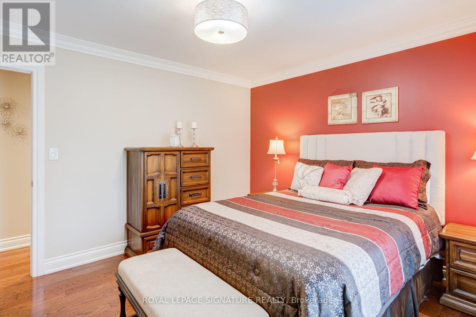 2544 Sharon Crescent, Mississauga, Ontario  L5C 1Y8 - Photo 7 - W13874092