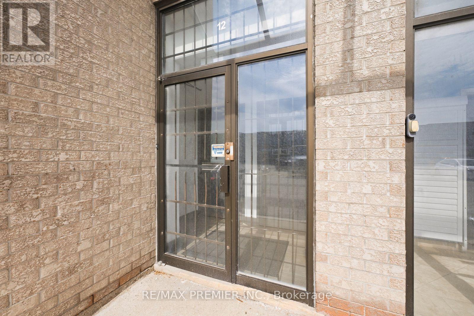 12 - 13 Kenview Boulevard, Brampton, Ontario  L6T 5K9 - Photo 3 - W13874140