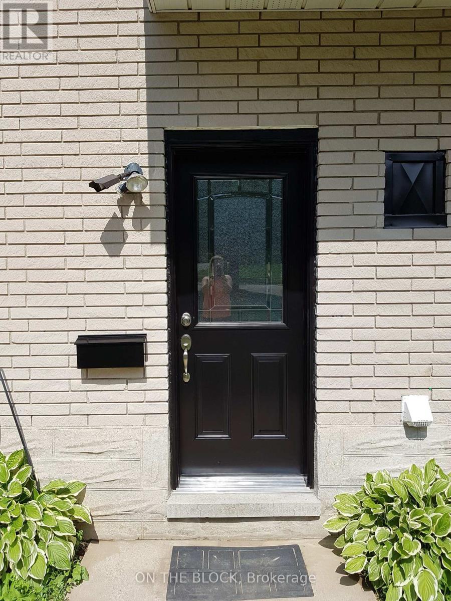 155 Ruskview Road, Kitchener, Ontario  N2M 4S1 - Photo 2 - X13874136