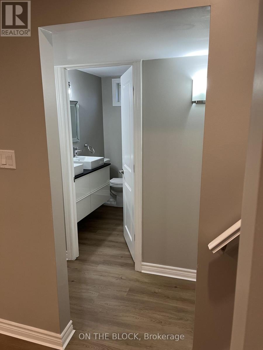 155 Ruskview Road, Kitchener, Ontario  N2M 4S1 - Photo 5 - X13874136