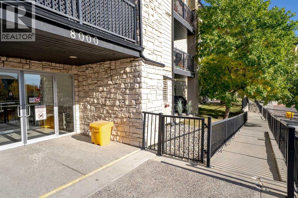 8412, 304 Mackenzie Way SW, Airdrie, Alberta  T4B 3H7 - Photo 4 - A2349707