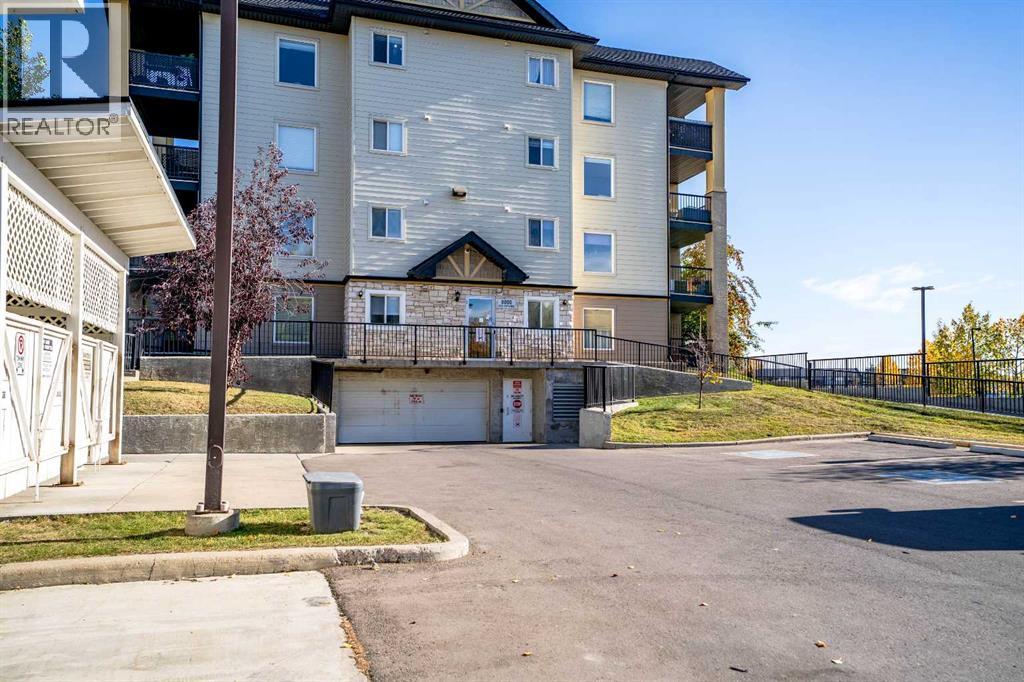 8412, 304 Mackenzie Way SW, Airdrie, Alberta  T4B 3H7 - Photo 1 - A2349707
