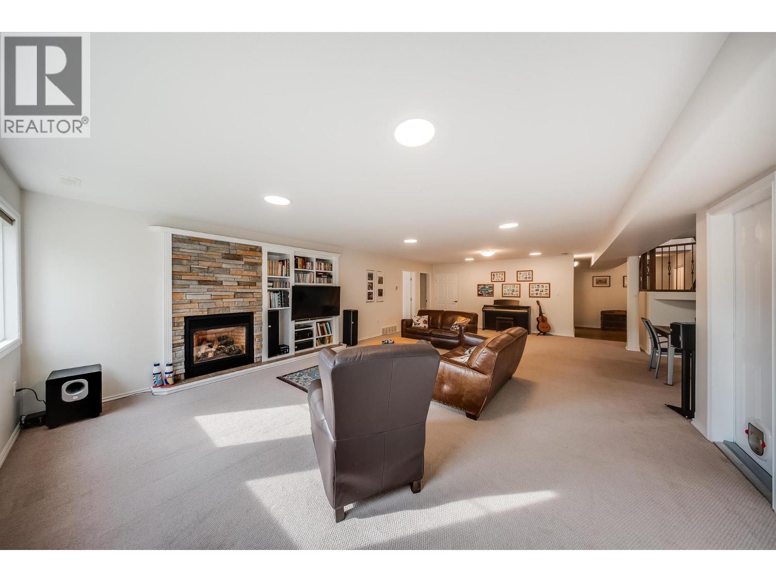 464 Whitman Way