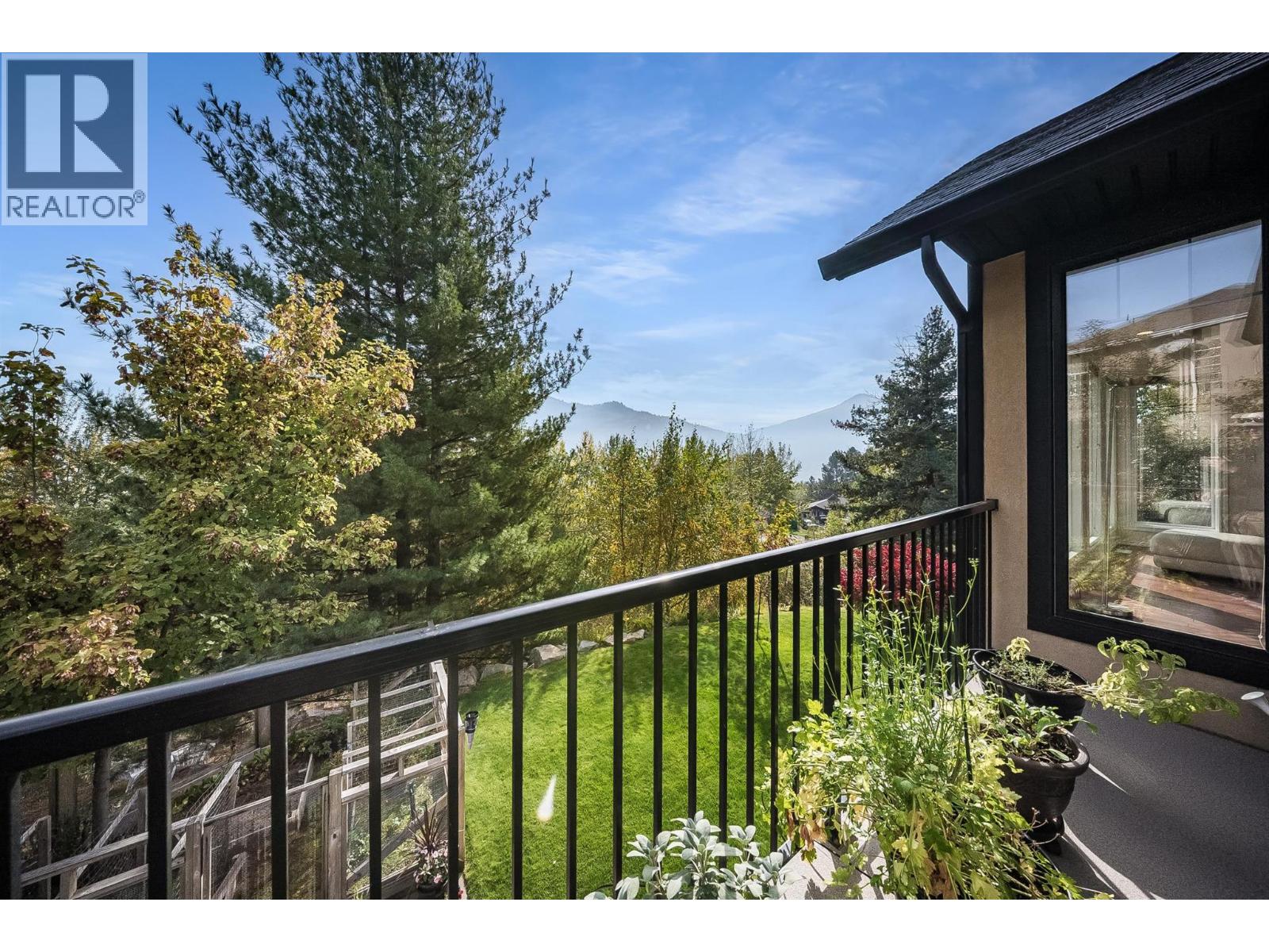 464 Whitman Way