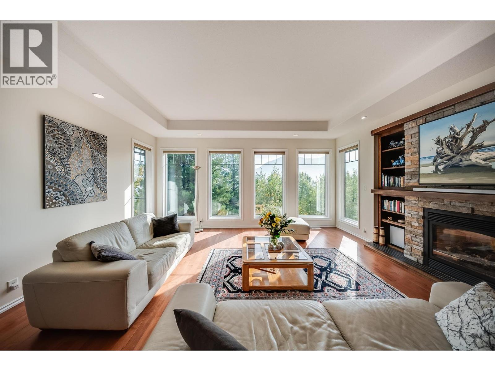 464 Whitman Way