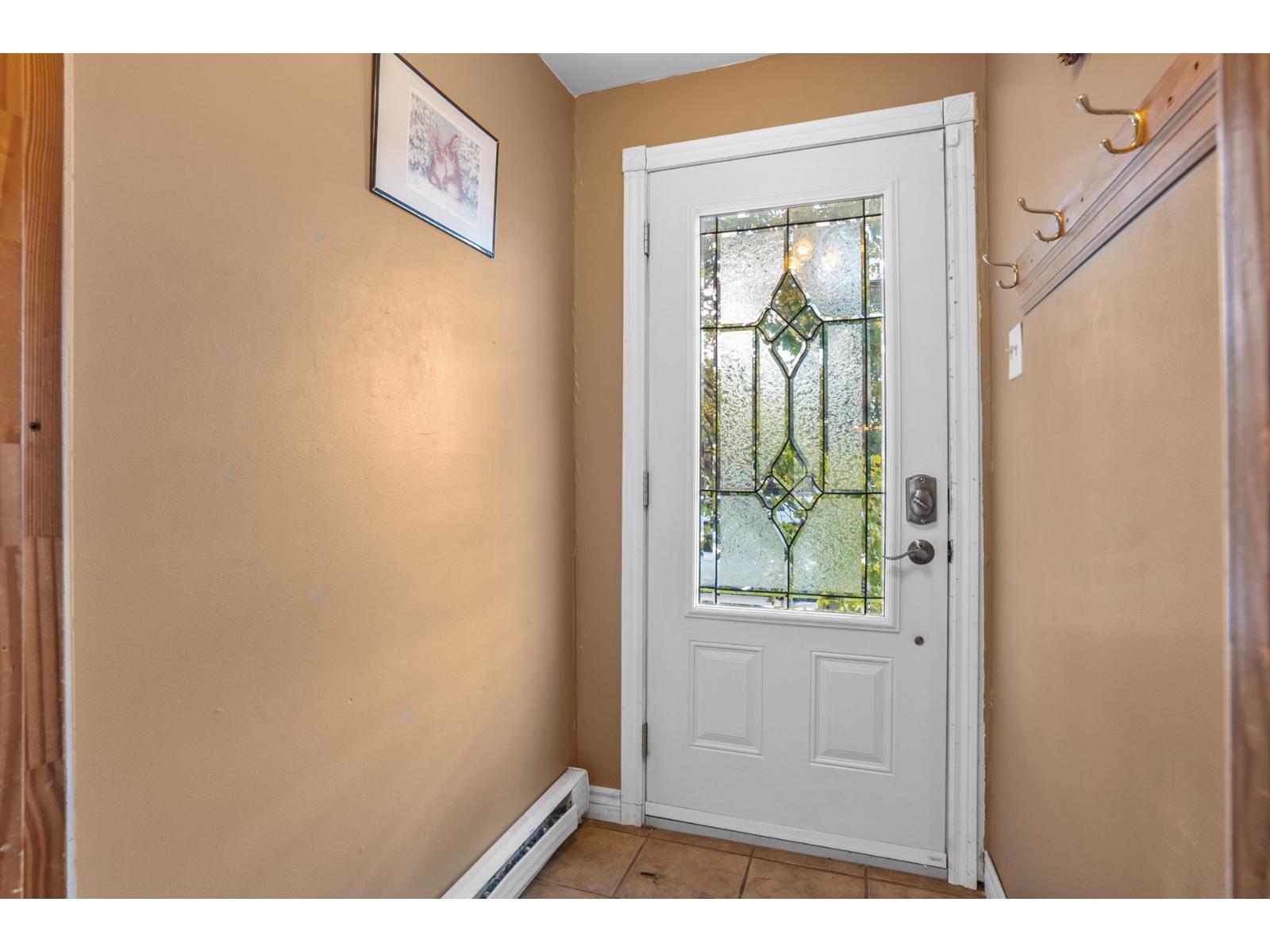3590 Boul. Mountainview Longueuil (Saint-Hubert) Quebec Canada J3Y5N6 5
