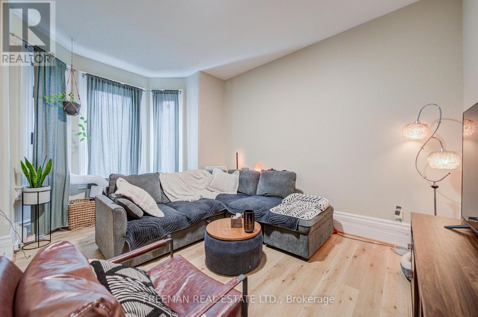 756 Euclid Avenue, Toronto, Ontario  M6G 2V2 - Photo 6 - C13869294