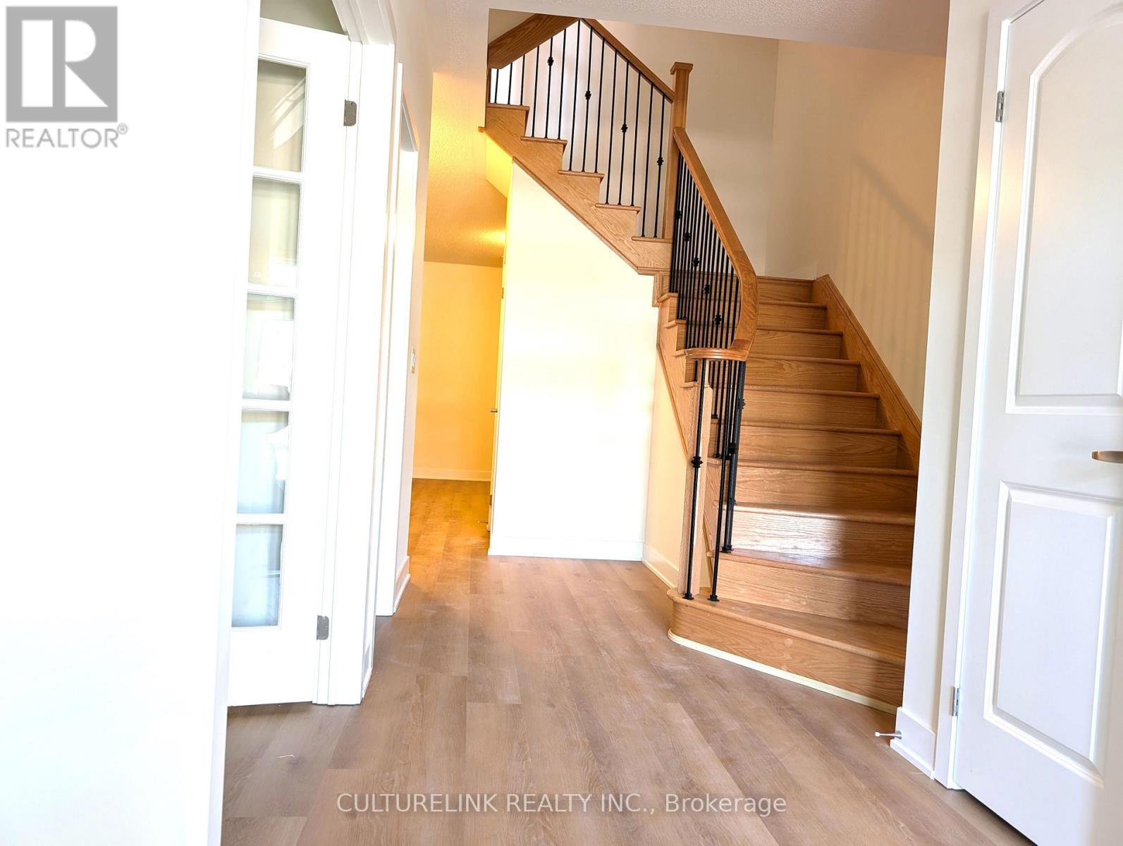 47 Mumbai Drive, Markham, Ontario  L3S 0G1 - Photo 2 - N13873984