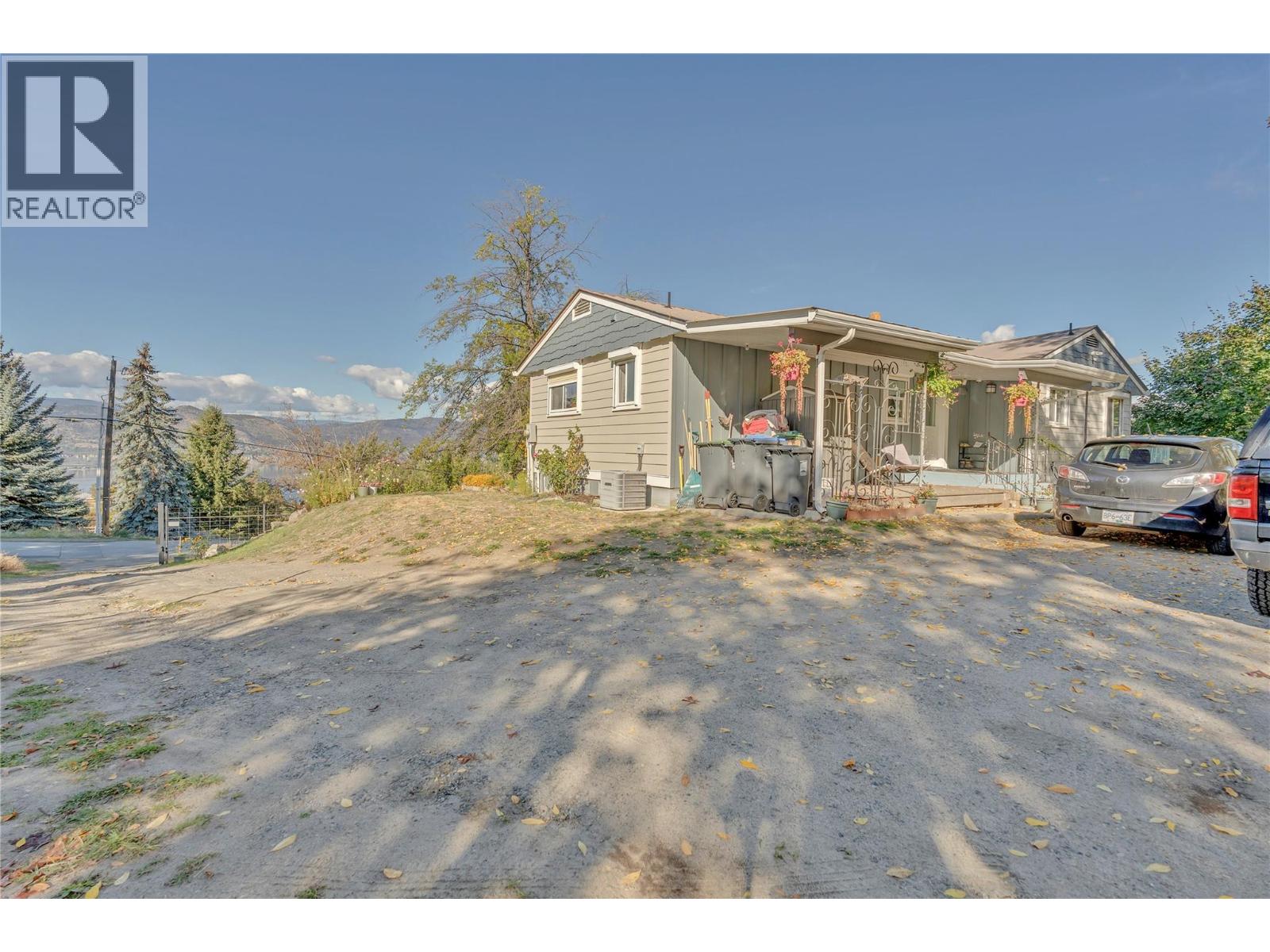 2864 Arawana Road