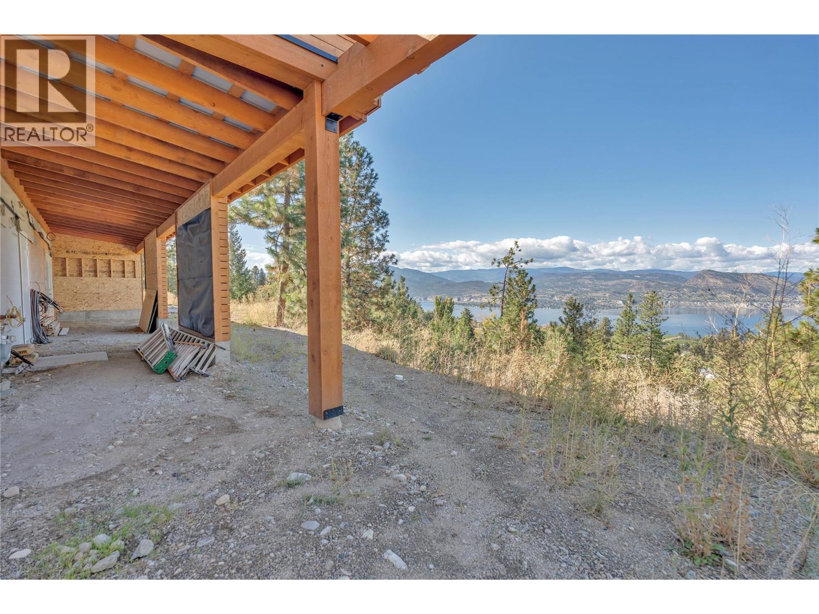 2864 Arawana Road