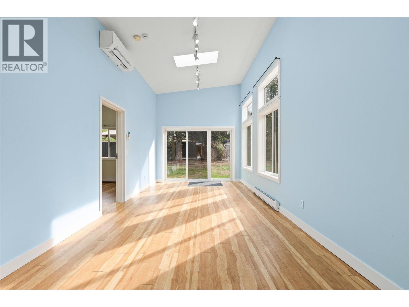 4583 Bonjou Road, Kelowna, British Columbia  V1W 1M7 - Photo 14 - 10401303