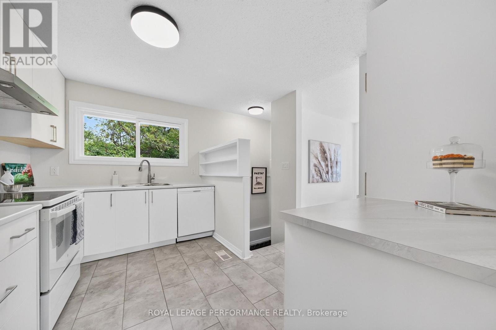 21 Millbrook Crescent, Ottawa, Ontario  K2E 5B6 - Photo 17 - X13872998