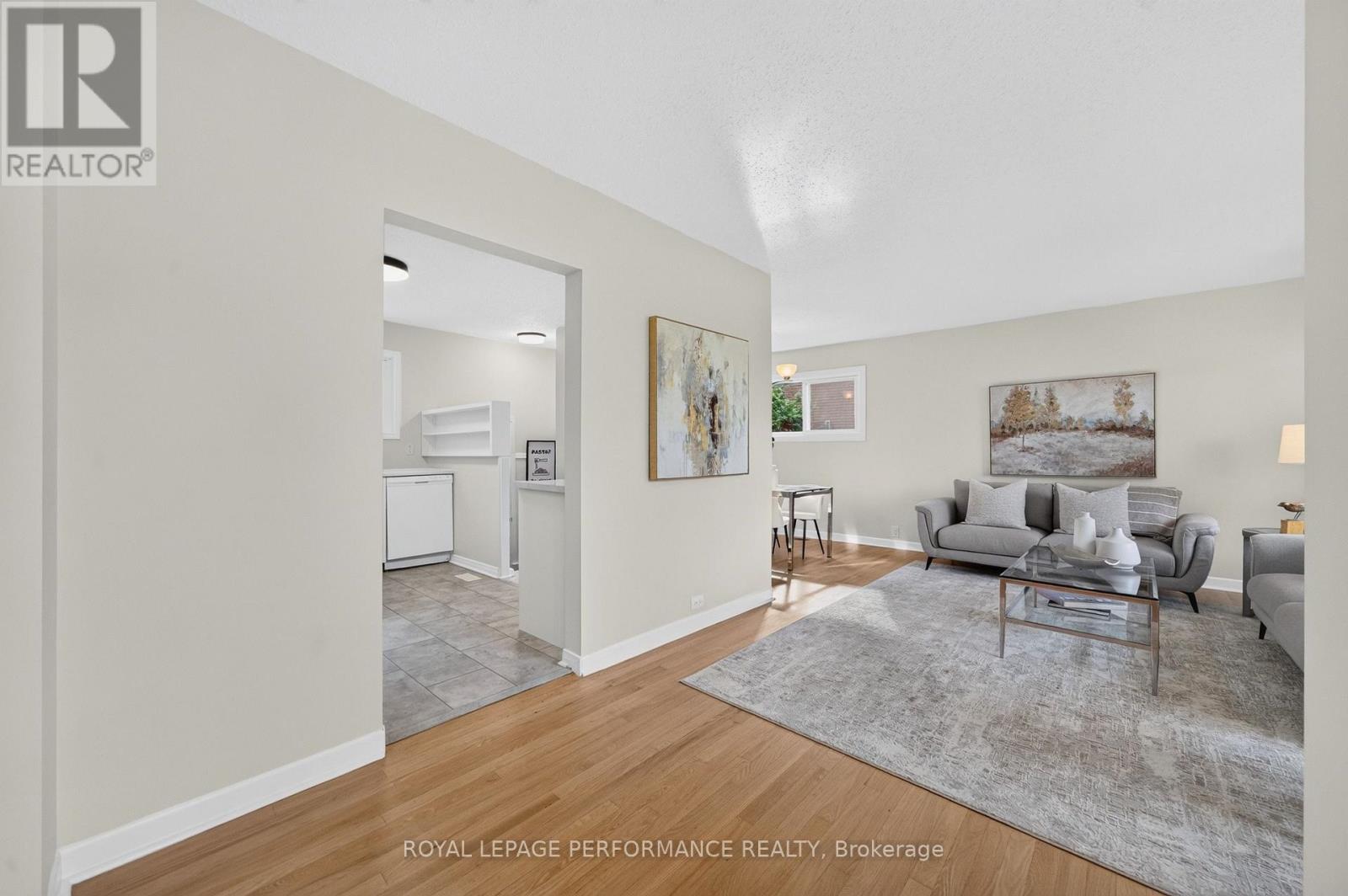 21 Millbrook Crescent, Ottawa, Ontario  K2E 5B6 - Photo 6 - X13872998