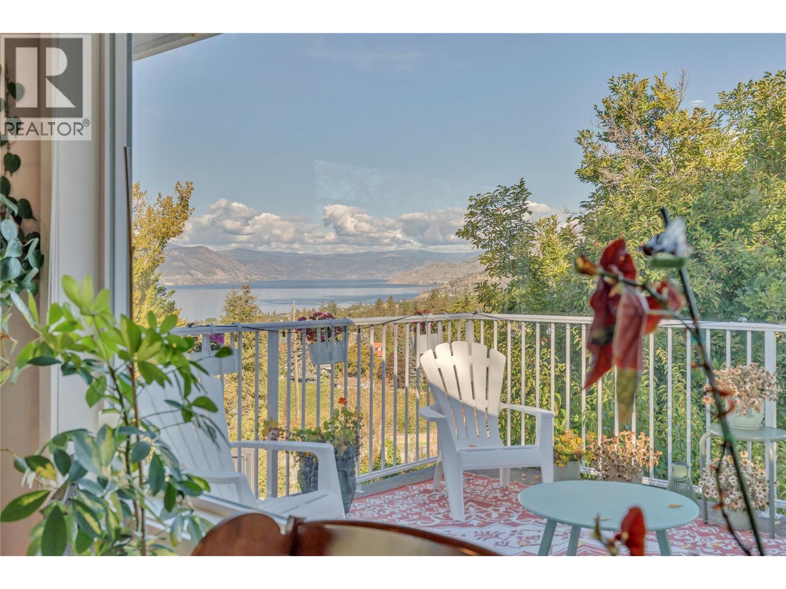 2864 Arawana Road
