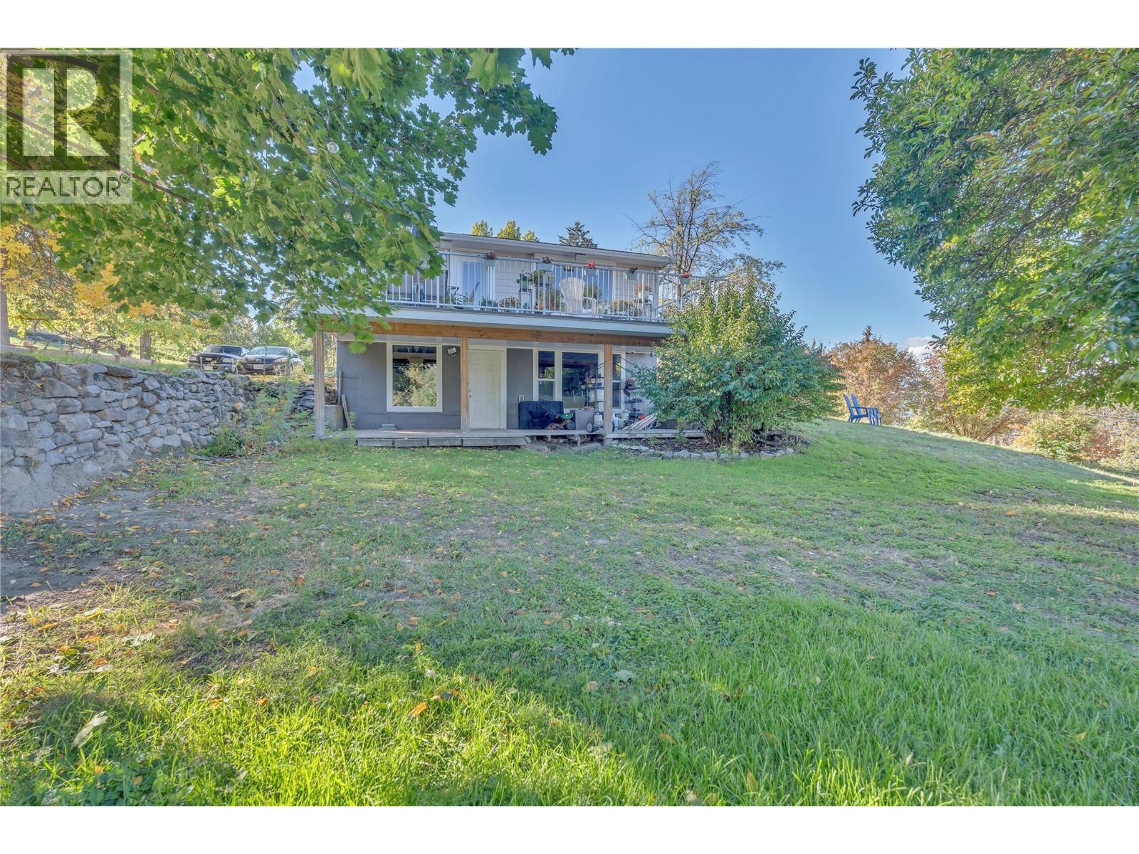 2864 Arawana Road