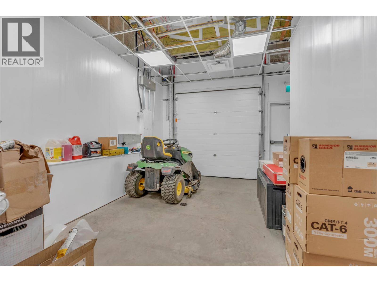 2864 Arawana Road