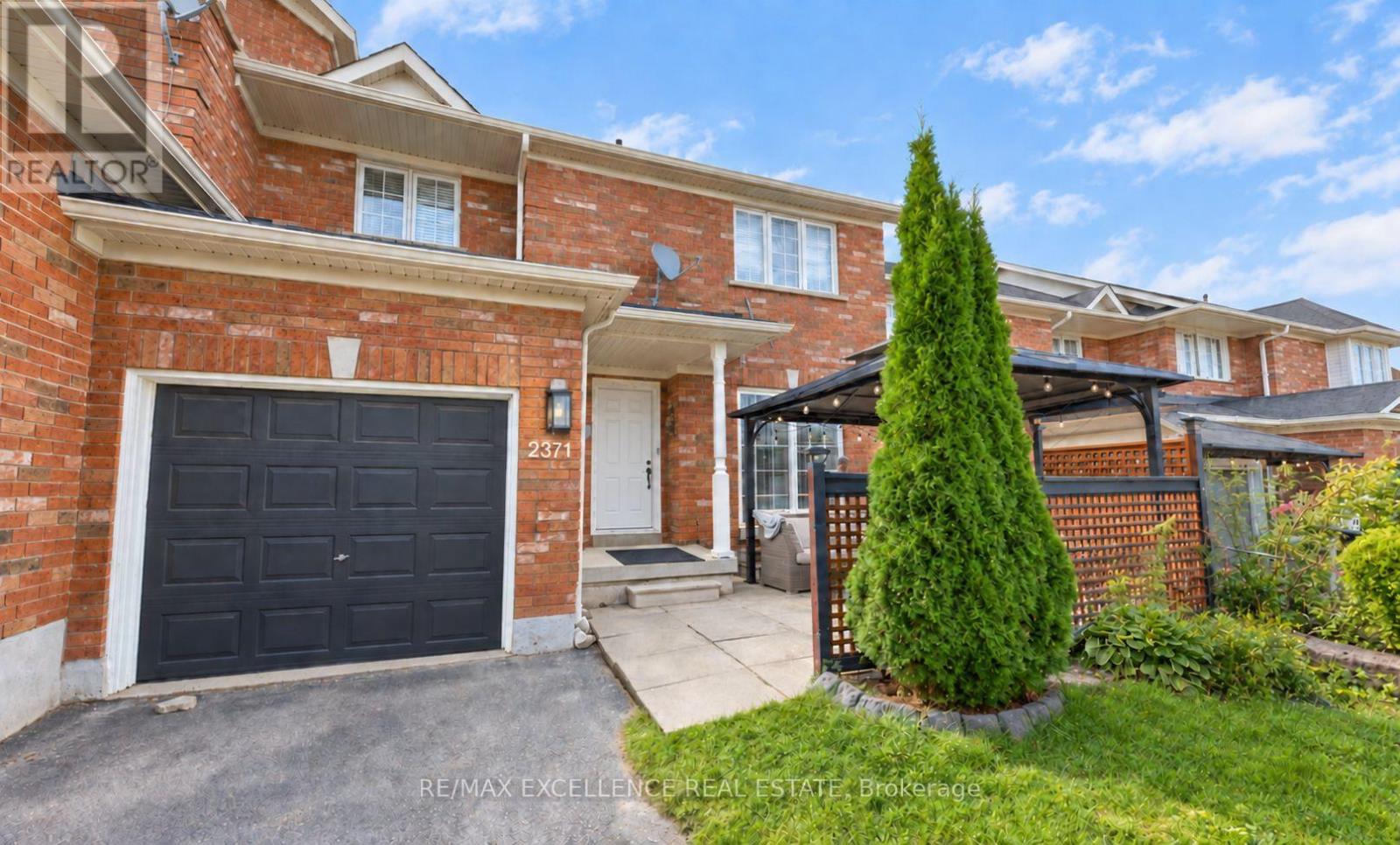 2371 Clearside Court, Pickering, Ontario  L1X 2T9 - Photo 2 - E13874214