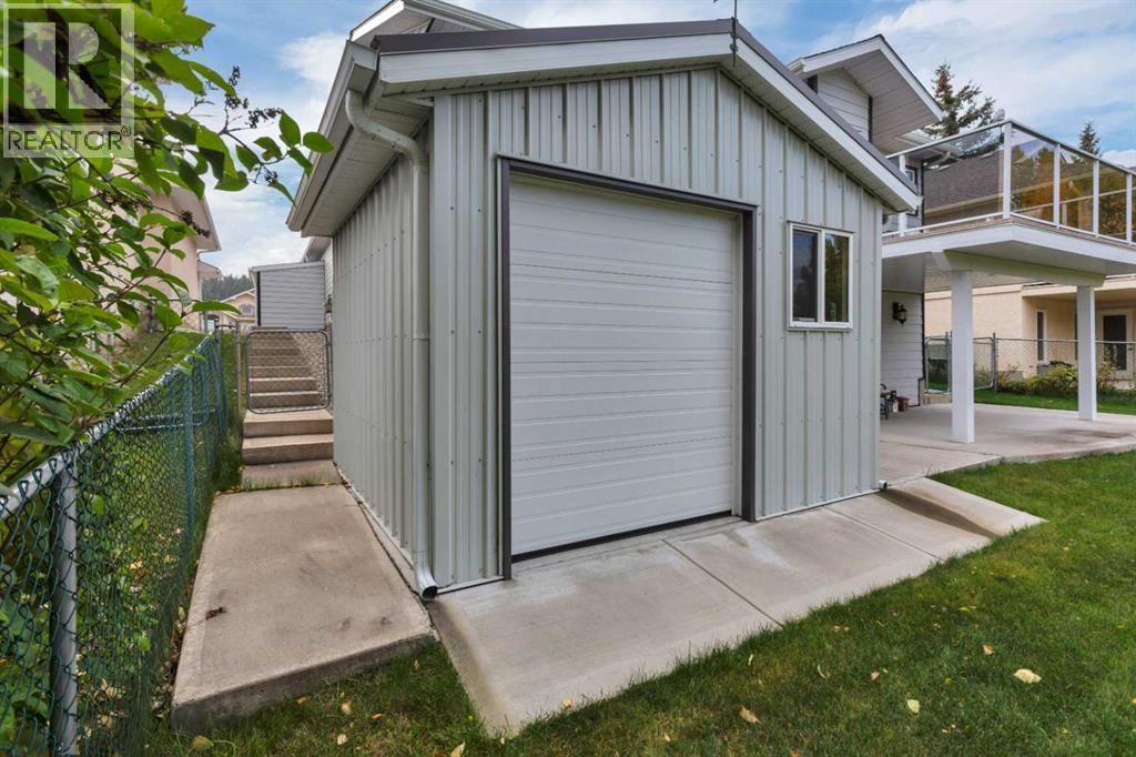 123 Riverview Circle