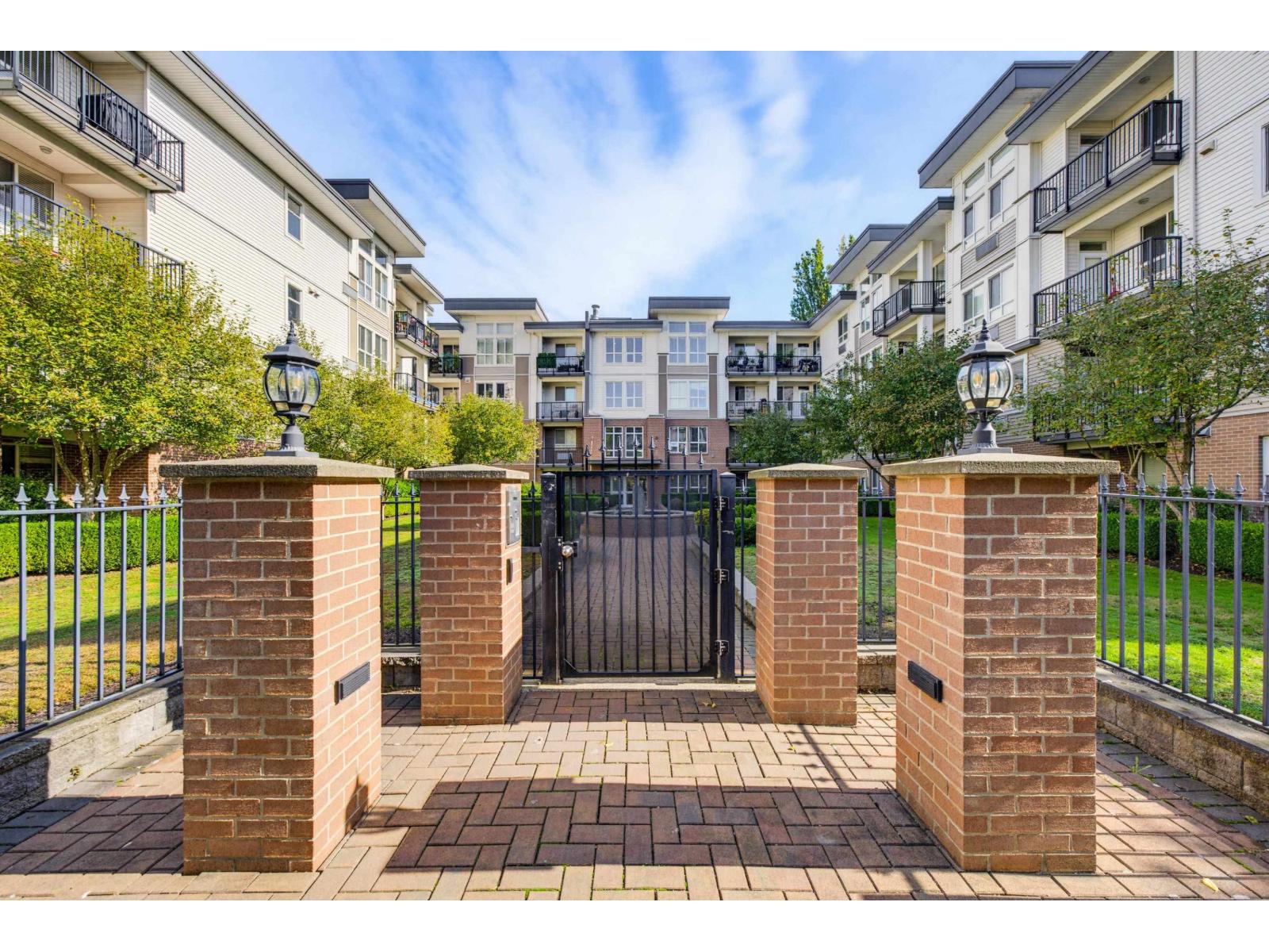 202 5430 201 STREET, Langley, British Columbia