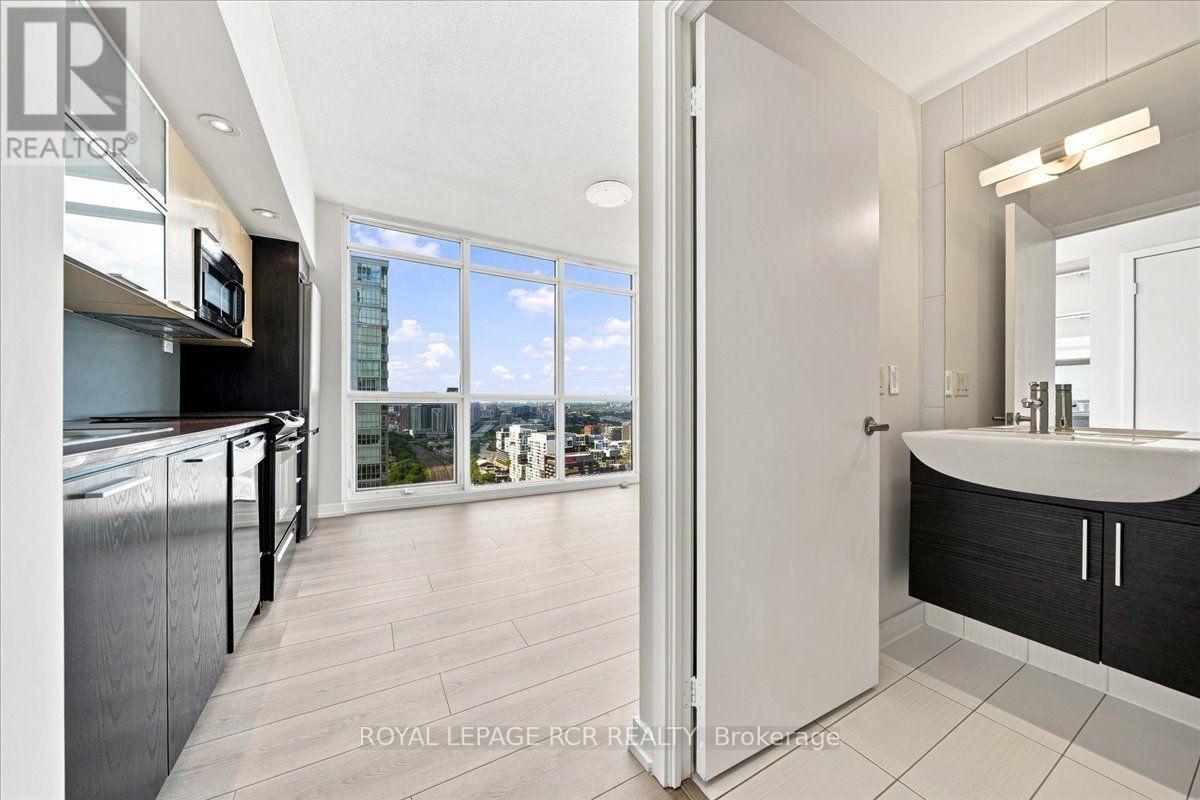 3807 - 25 Capreol Court, Toronto, Ontario  M5V 3Z7 - Photo 14 - C13758316
