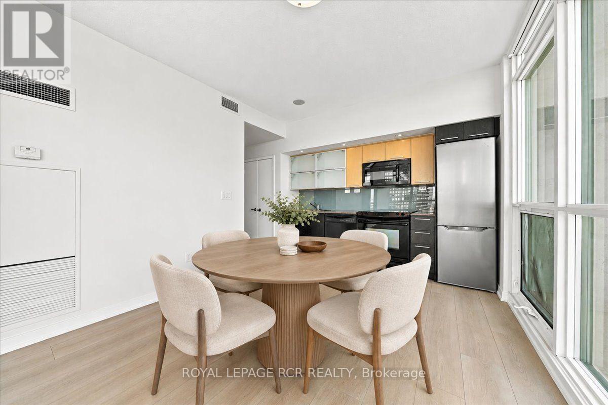 3807 - 25 Capreol Court, Toronto, Ontario  M5V 3Z7 - Photo 3 - C13758316