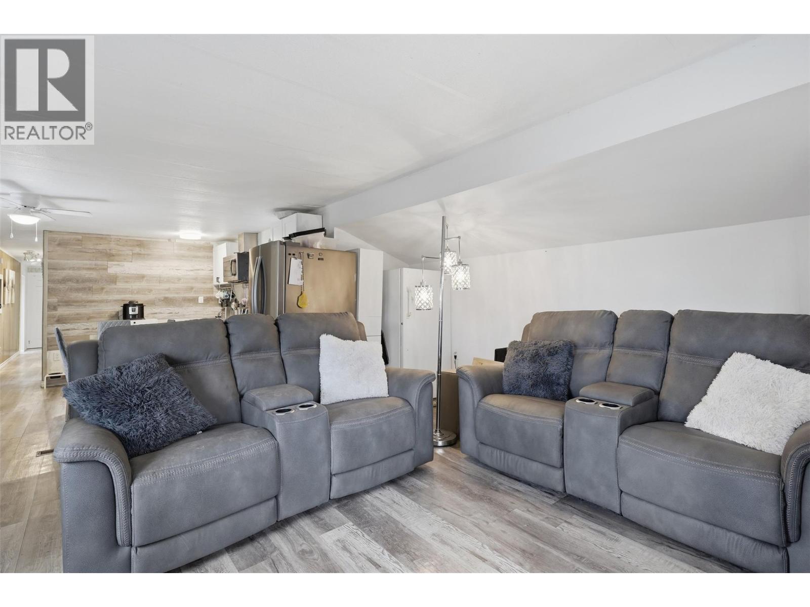 5317 Freda Avenue, Kamloops, British Columbia  V2C 5A6 - Photo 7 - 10402525