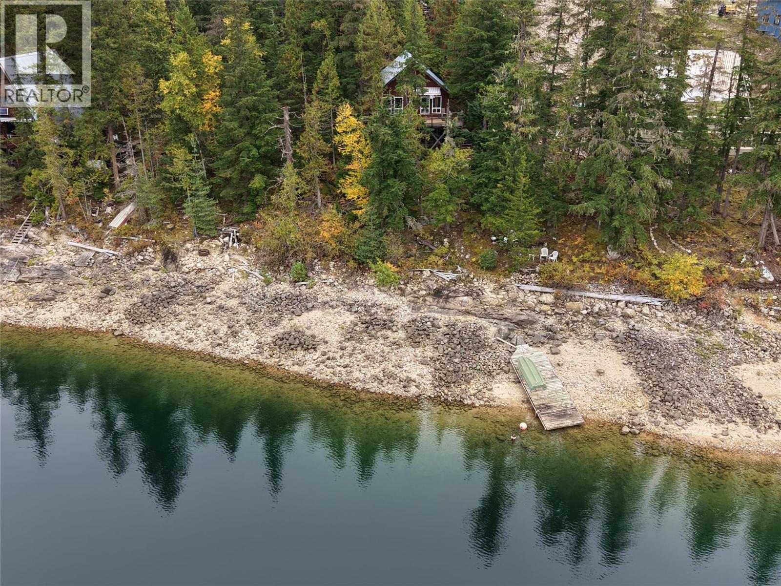 912 Bradley Road, Seymour Arm, British Columbia